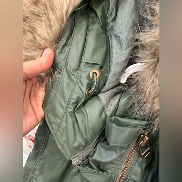 Athleta Alpine Air Vest with Removable Fur Hood in Army Green - Picture 13 of 14